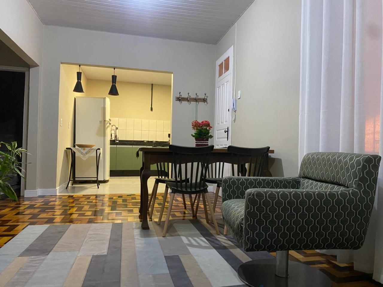 Casa-sobrado 2 Quartos No Centro De Floripa